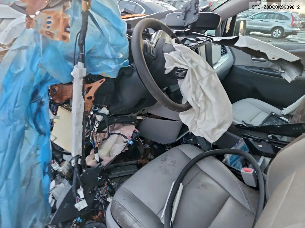 5TDKZ3DC0KS989812 2019 Toyota Sienna Le