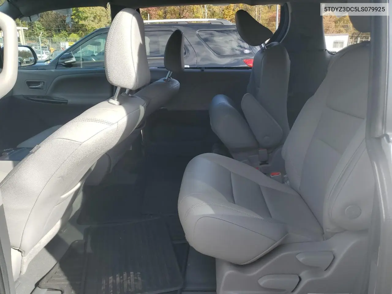 5TDYZ3DC5LS079925 2020 Toyota Sienna Xle