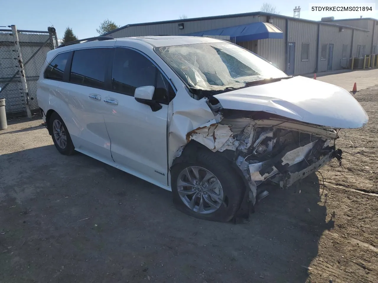 5TDYRKEC2MS021894 2021 Toyota Sienna Xle