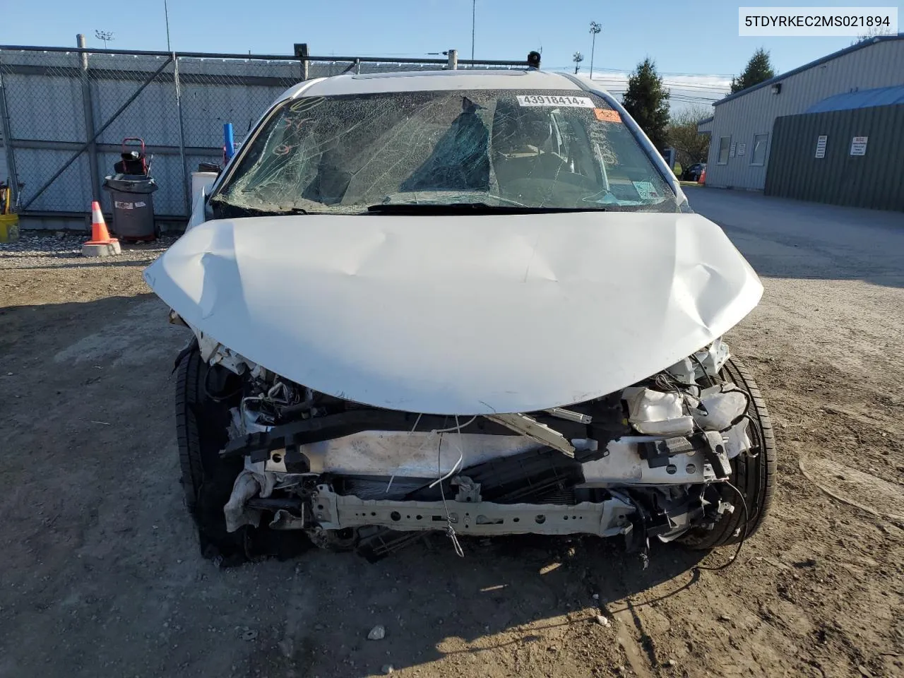 5TDYRKEC2MS021894 2021 Toyota Sienna Xle