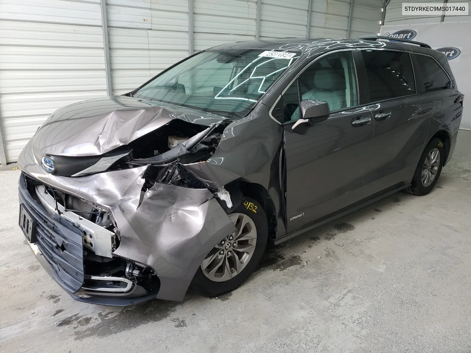 5TDYRKEC9MS017440 2021 Toyota Sienna Xle