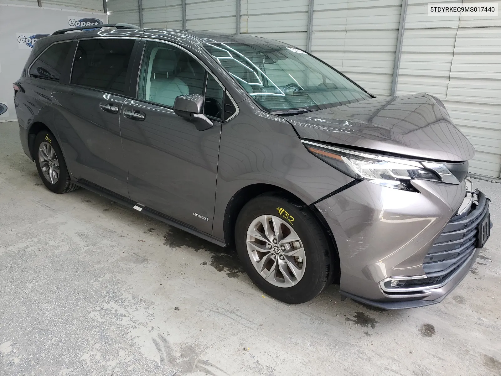 5TDYRKEC9MS017440 2021 Toyota Sienna Xle