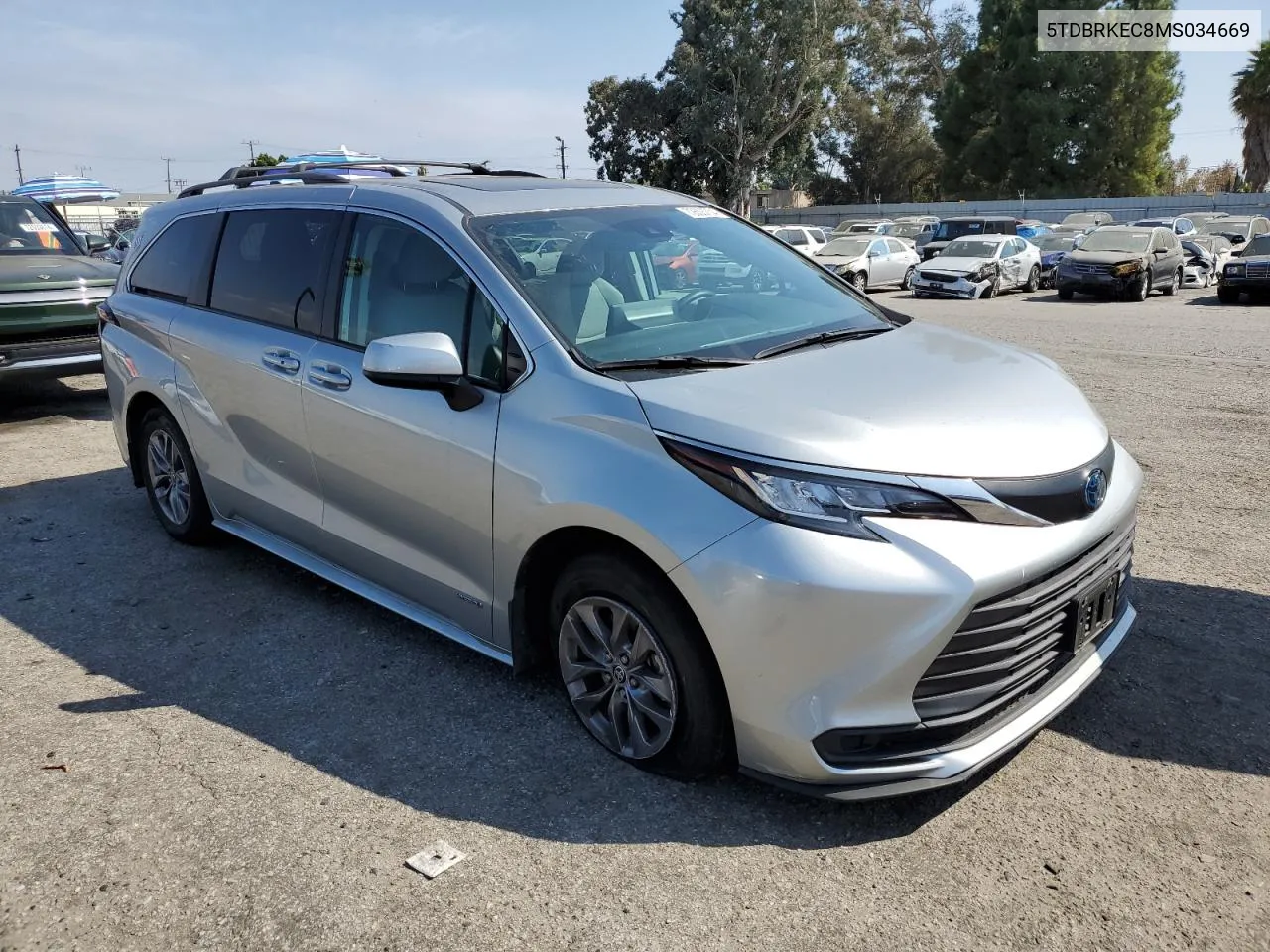 5TDBRKEC8MS034669 2021 Toyota Sienna Le