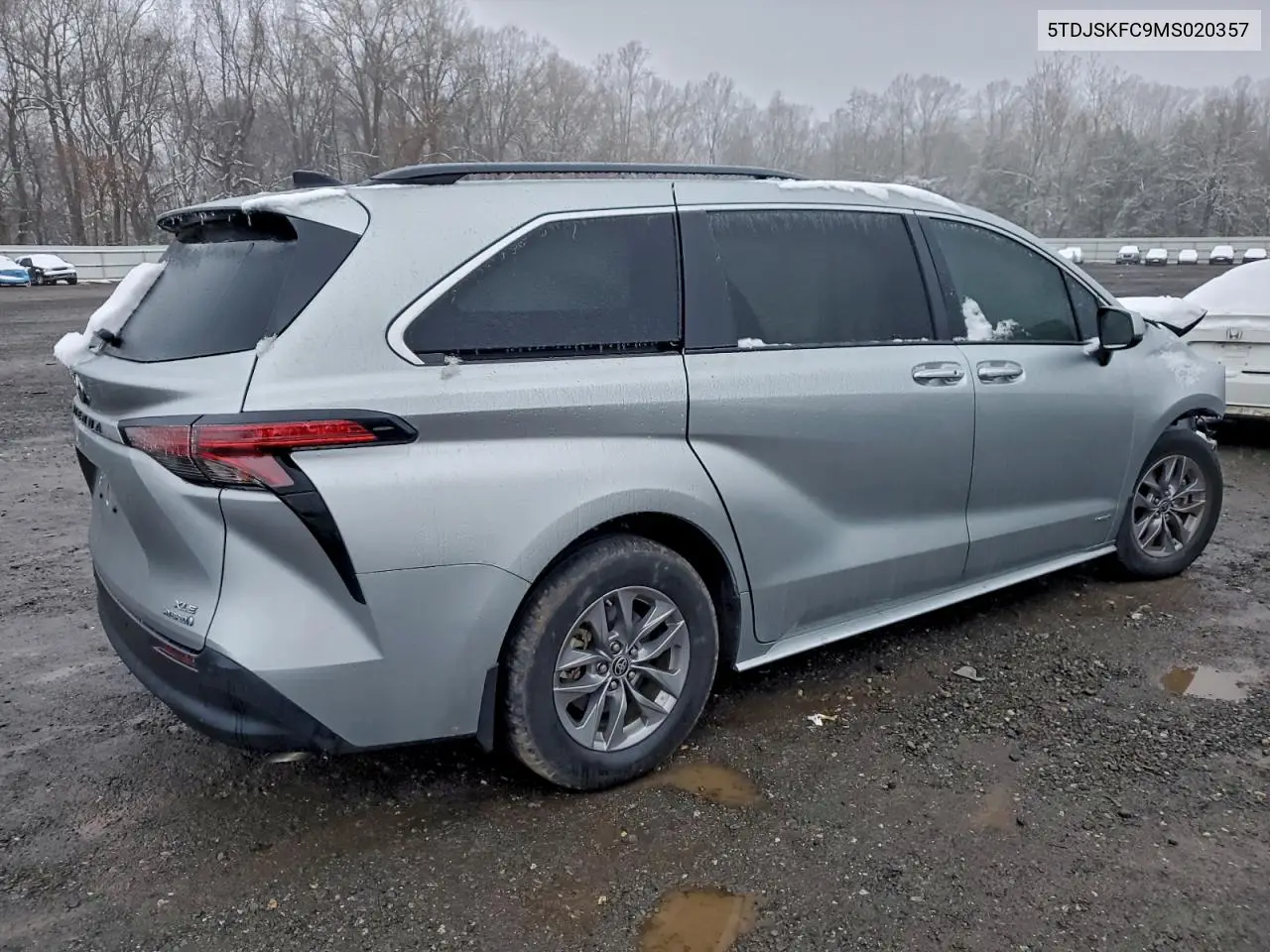 5TDJSKFC9MS020357 2021 Toyota Sienna Xle