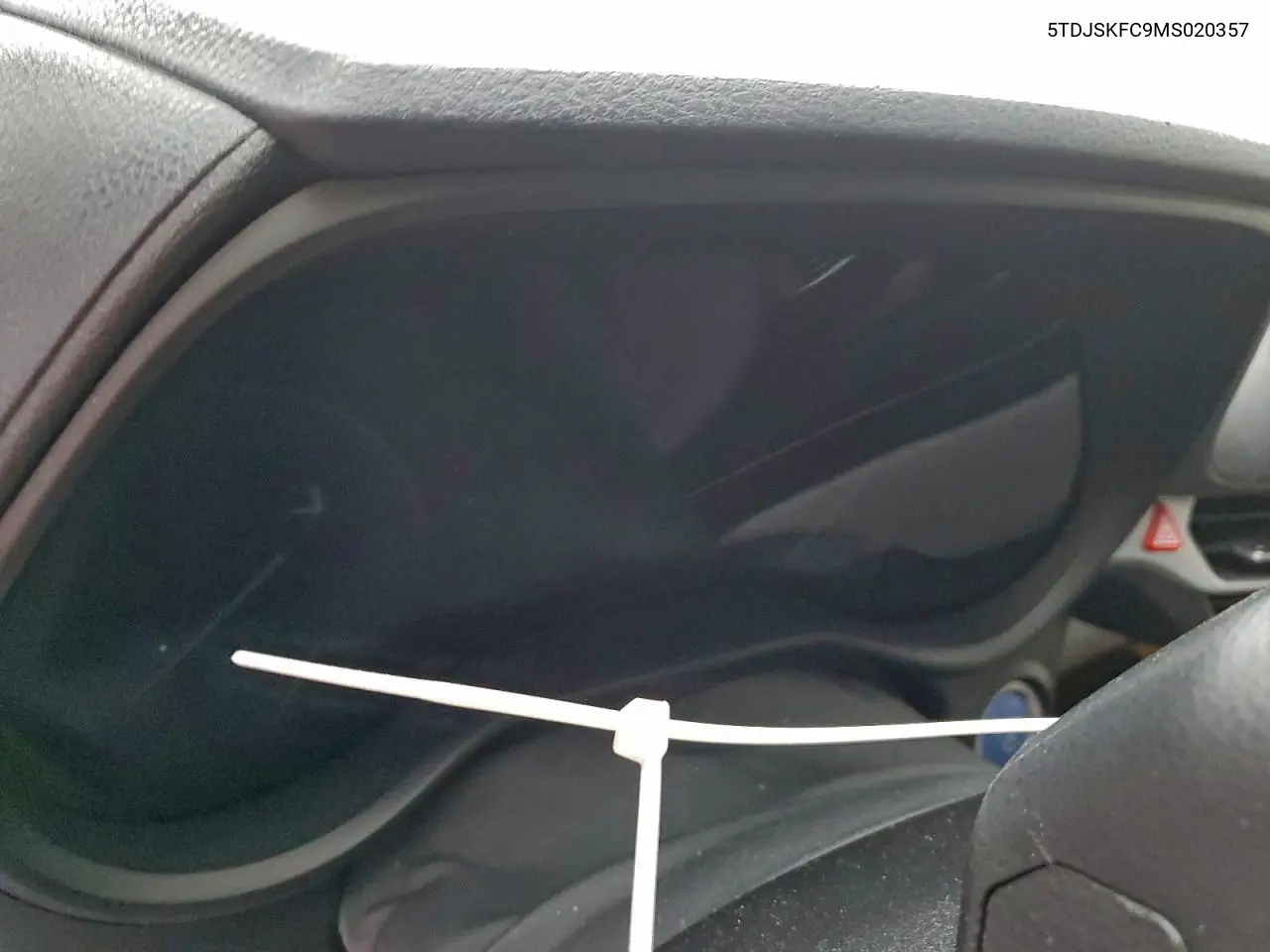5TDJSKFC9MS020357 2021 Toyota Sienna Xle