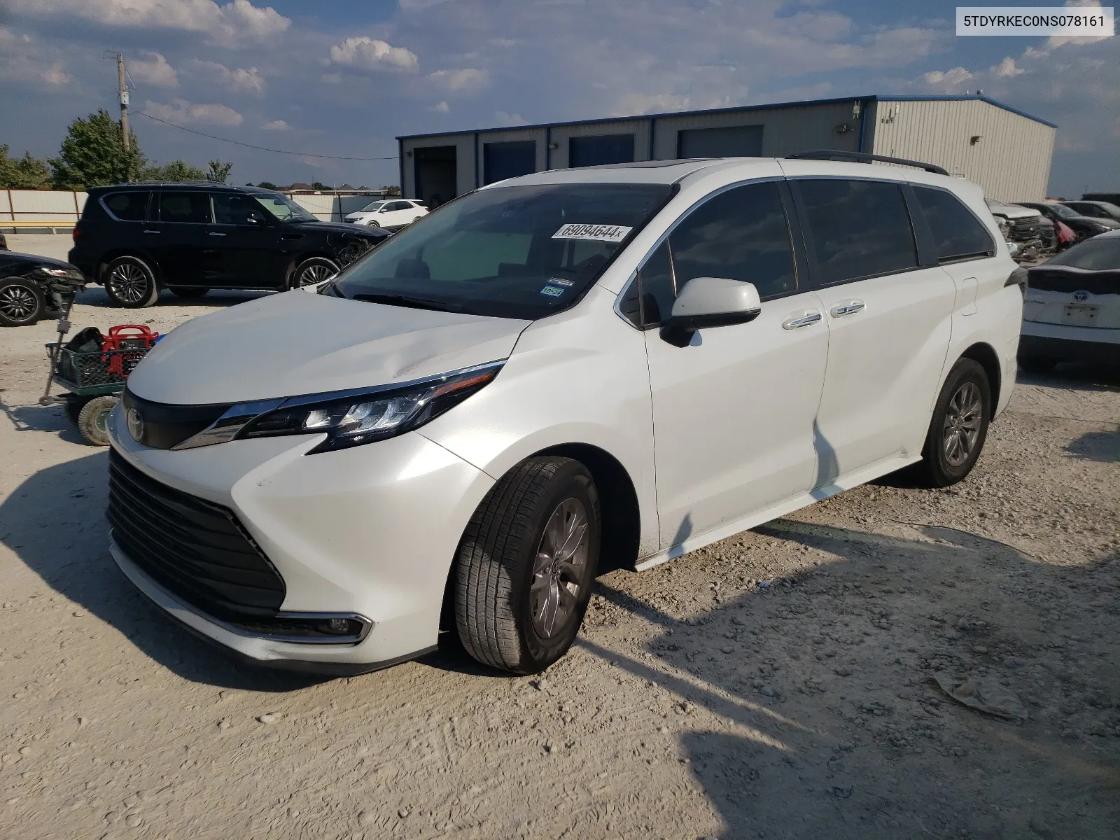 5TDYRKEC0NS078161 2022 Toyota Sienna Xle