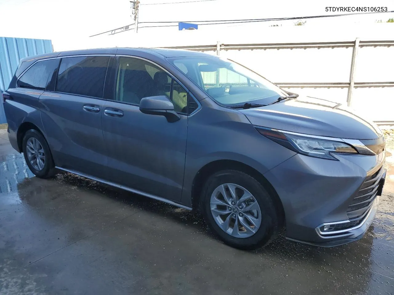 5TDYRKEC4NS106253 2022 Toyota Sienna Xle