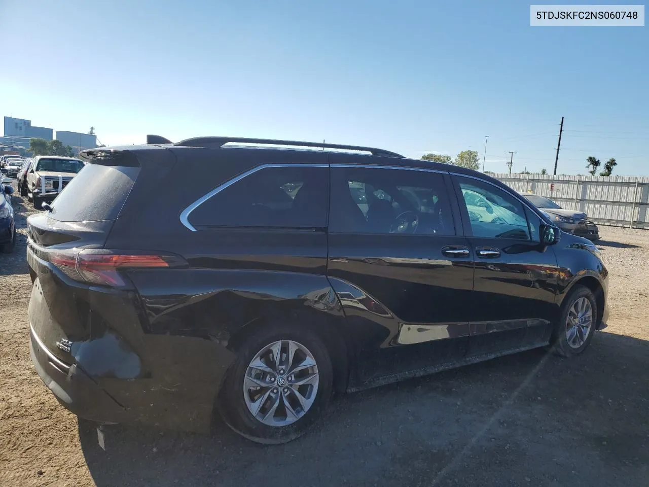 2022 Toyota Sienna Xle VIN: 5TDJSKFC2NS060748 Lot: 72400374