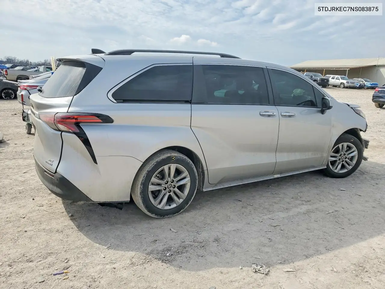 5TDJRKEC7NS083875 2022 Toyota Sienna Xle