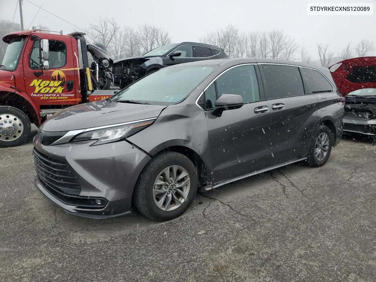 5TDYRKECXNS120089 2022 Toyota Sienna Xle