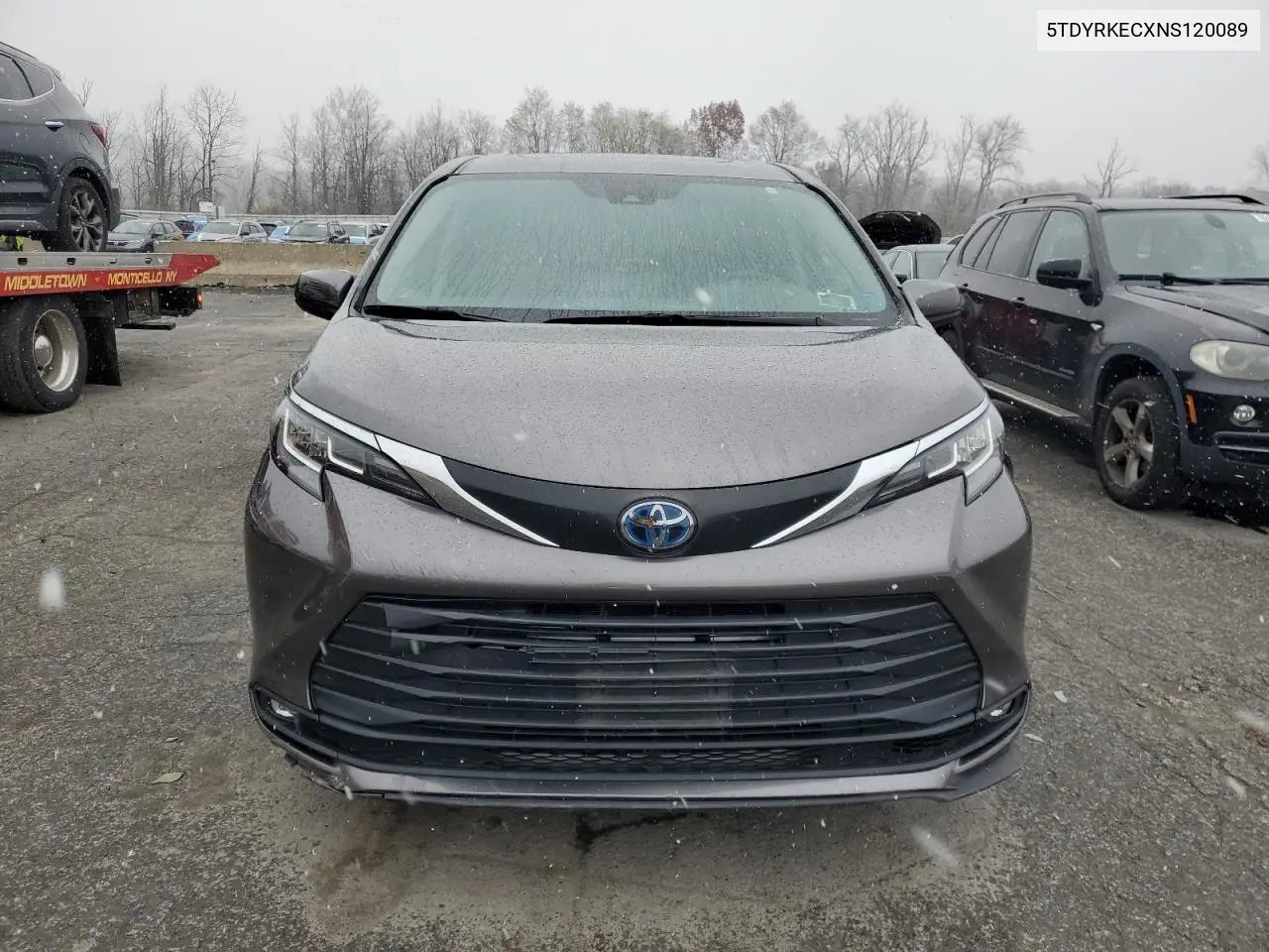 5TDYRKECXNS120089 2022 Toyota Sienna Xle