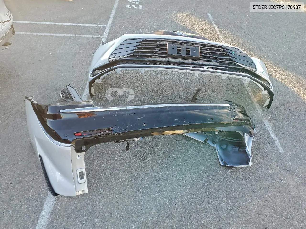 5TDZRKEC7PS170987 2023 Toyota Sienna Limited