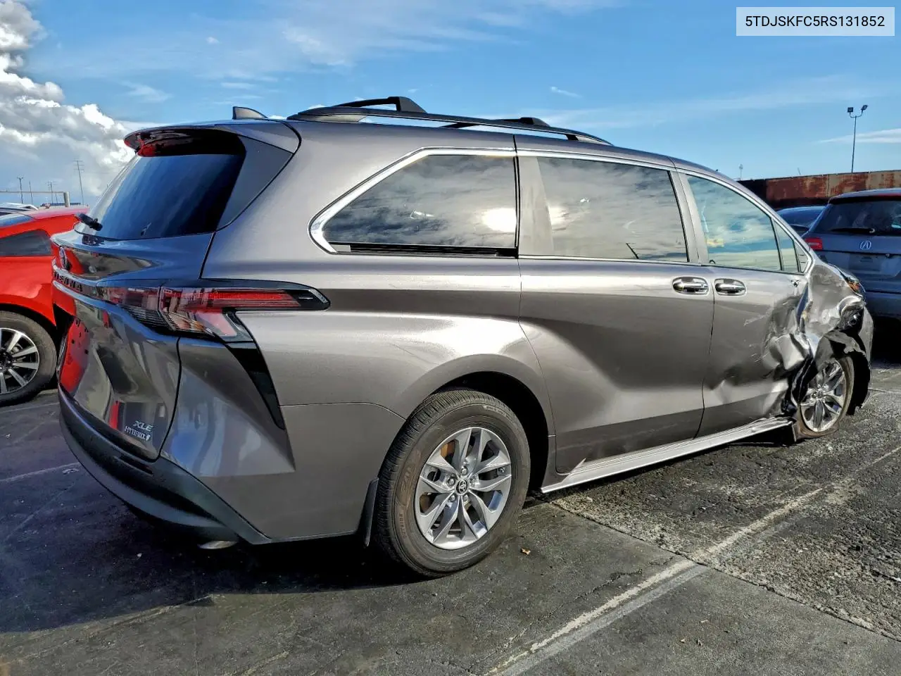 5TDJSKFC5RS131852 2024 Toyota Sienna Xle