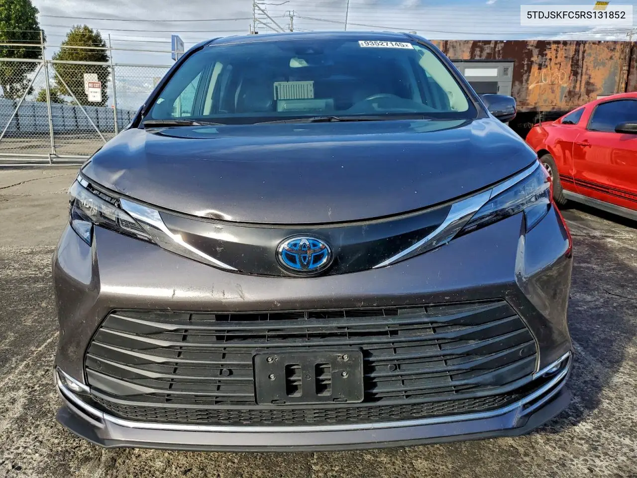 5TDJSKFC5RS131852 2024 Toyota Sienna Xle
