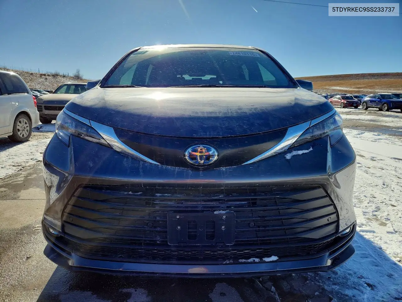 5TDYRKEC9SS233737 2025 Toyota Sienna Xle