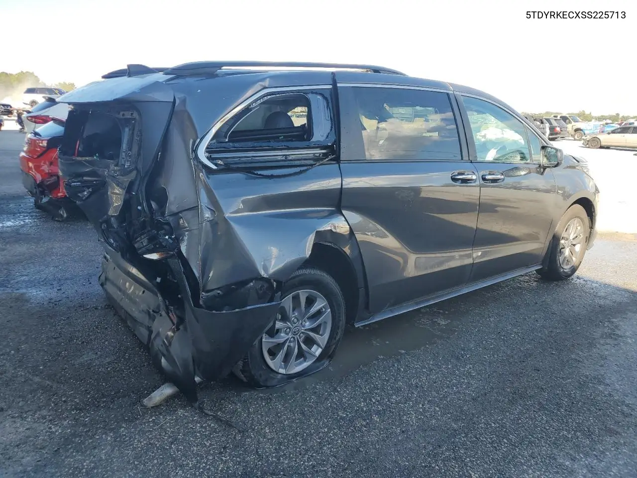 5TDYRKECXSS225713 2025 Toyota Sienna Xle