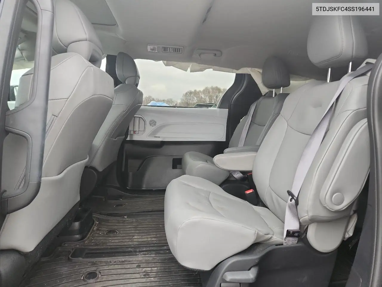 5TDJSKFC4SS196441 2025 Toyota Sienna Xle