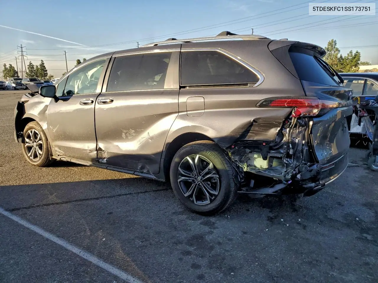 5TDESKFC1SS173751 2025 Toyota Sienna Limited