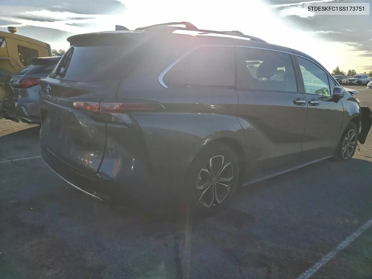 5TDESKFC1SS173751 2025 Toyota Sienna Limited