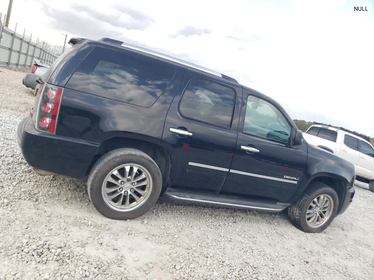1GKUKEEF3AR289995 2010 GMC Yukon Denali