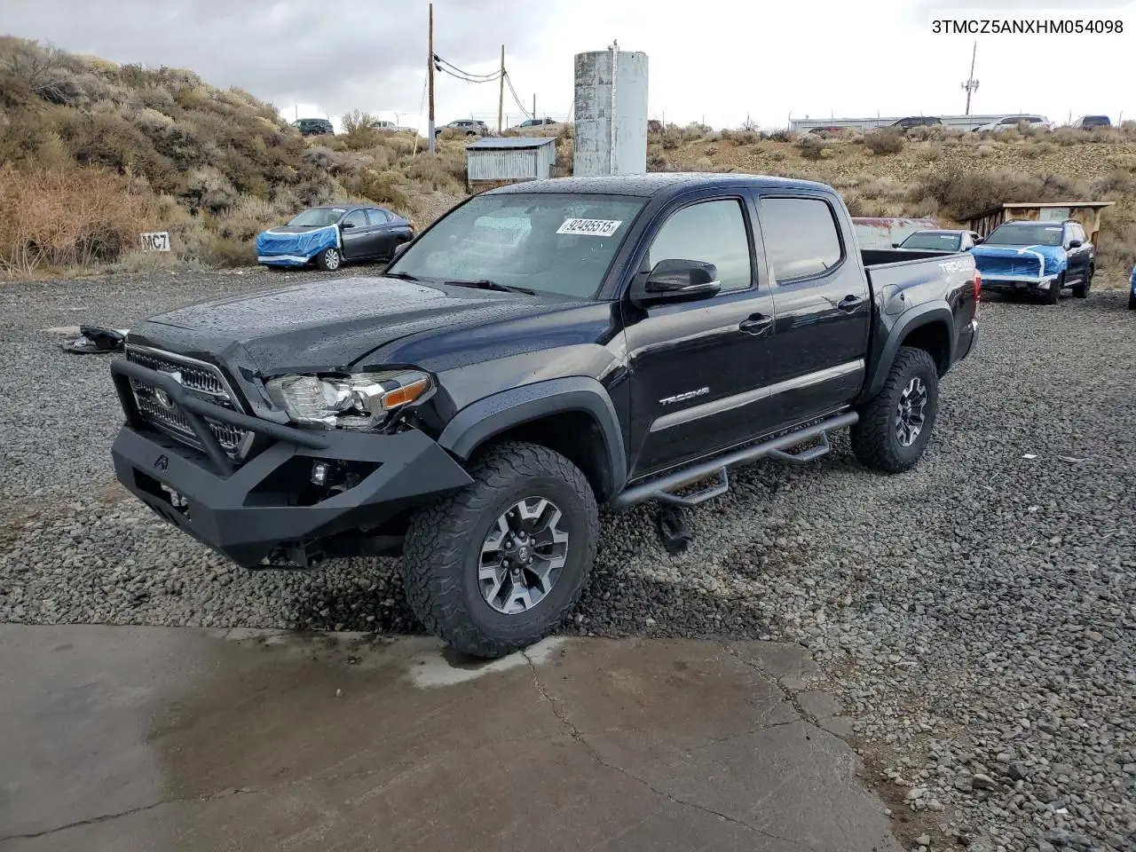 3TMCZ5ANXHM054098 2017 Toyota Tacoma Double Cab