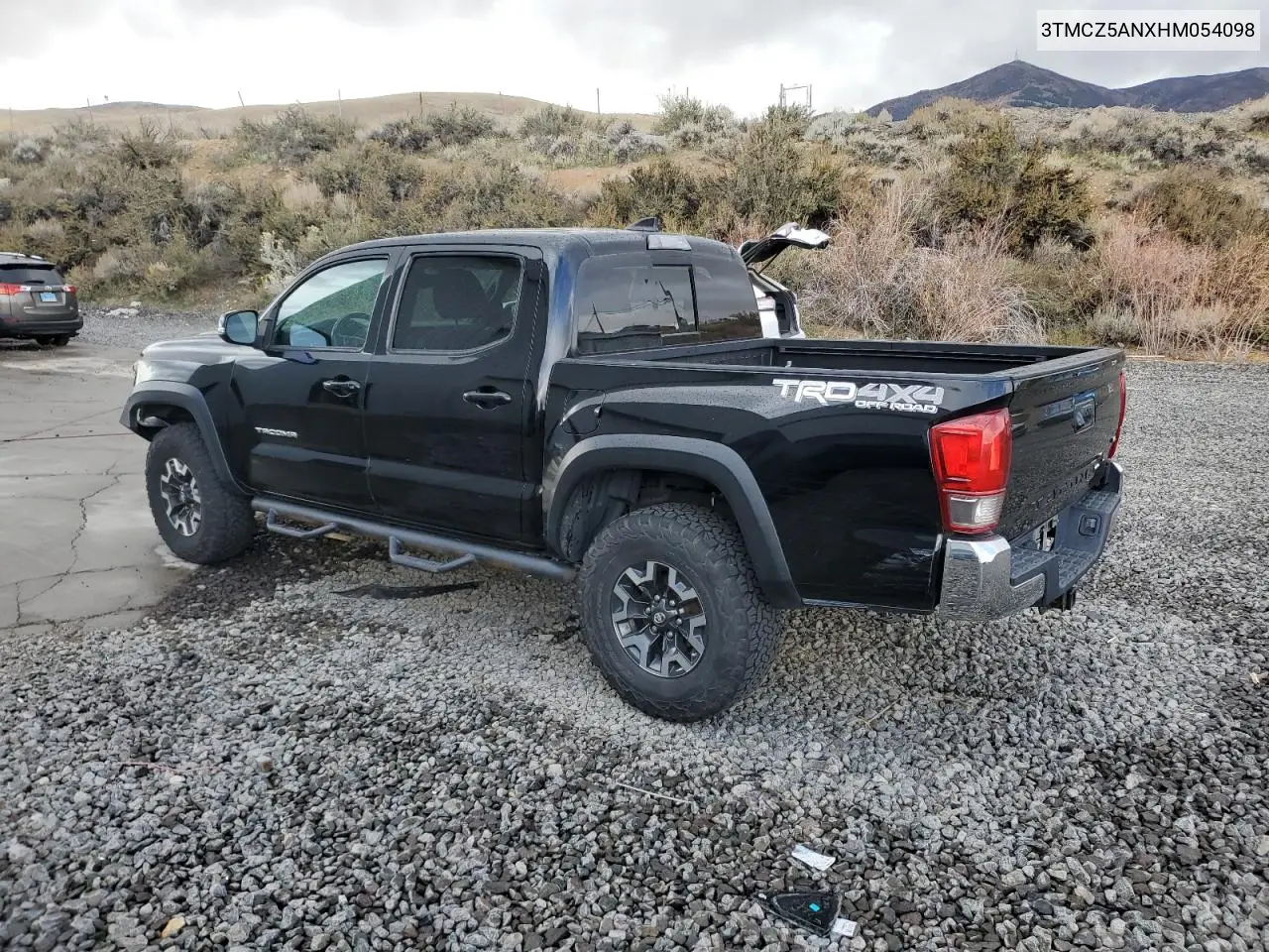 3TMCZ5ANXHM054098 2017 Toyota Tacoma Double Cab