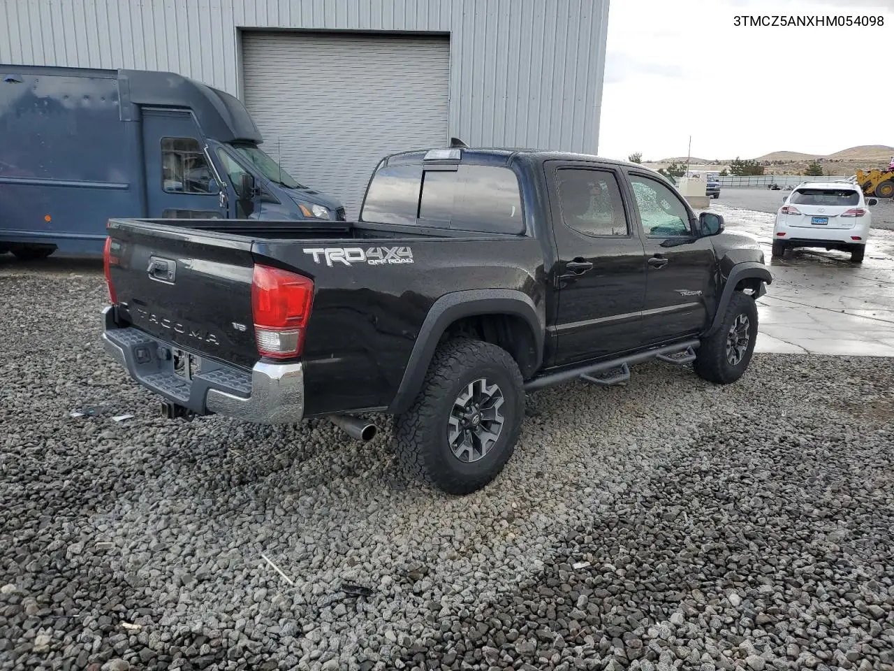 3TMCZ5ANXHM054098 2017 Toyota Tacoma Double Cab