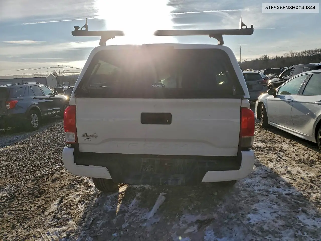 5TFSX5EN8HX049844 2017 Toyota Tacoma Sr