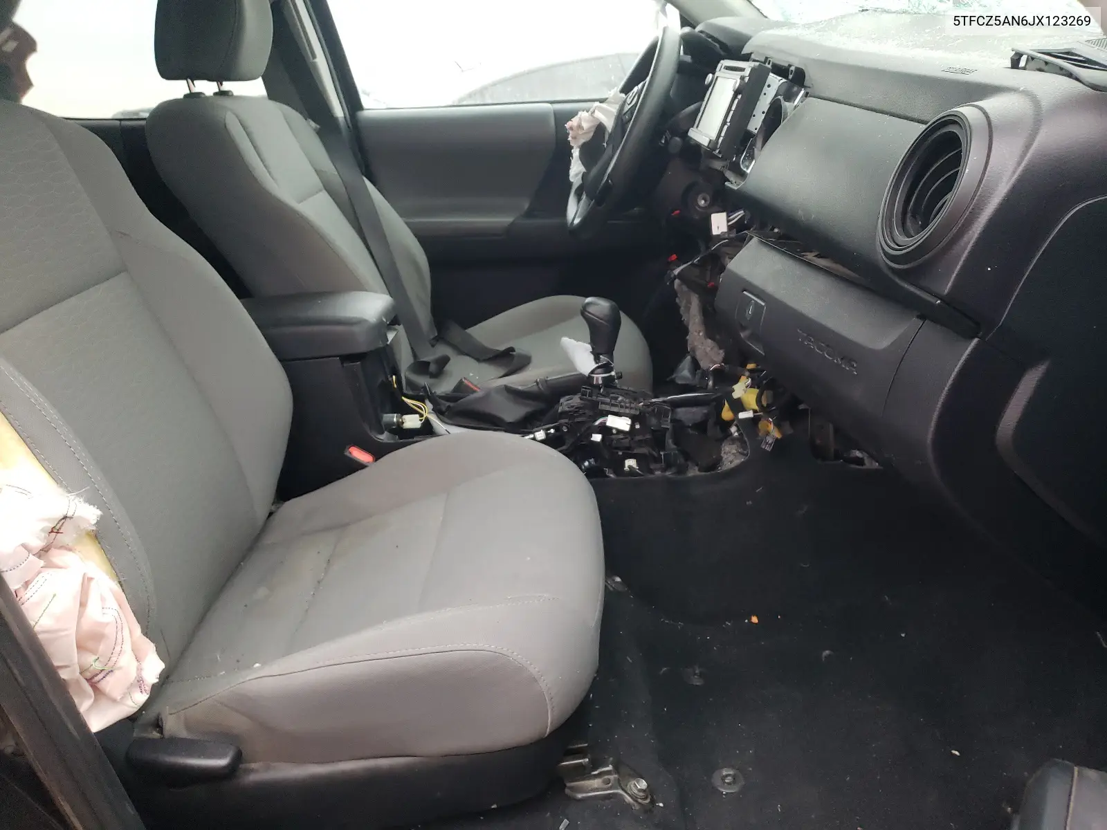 5TFCZ5AN6JX123269 2018 Toyota Tacoma Double Cab