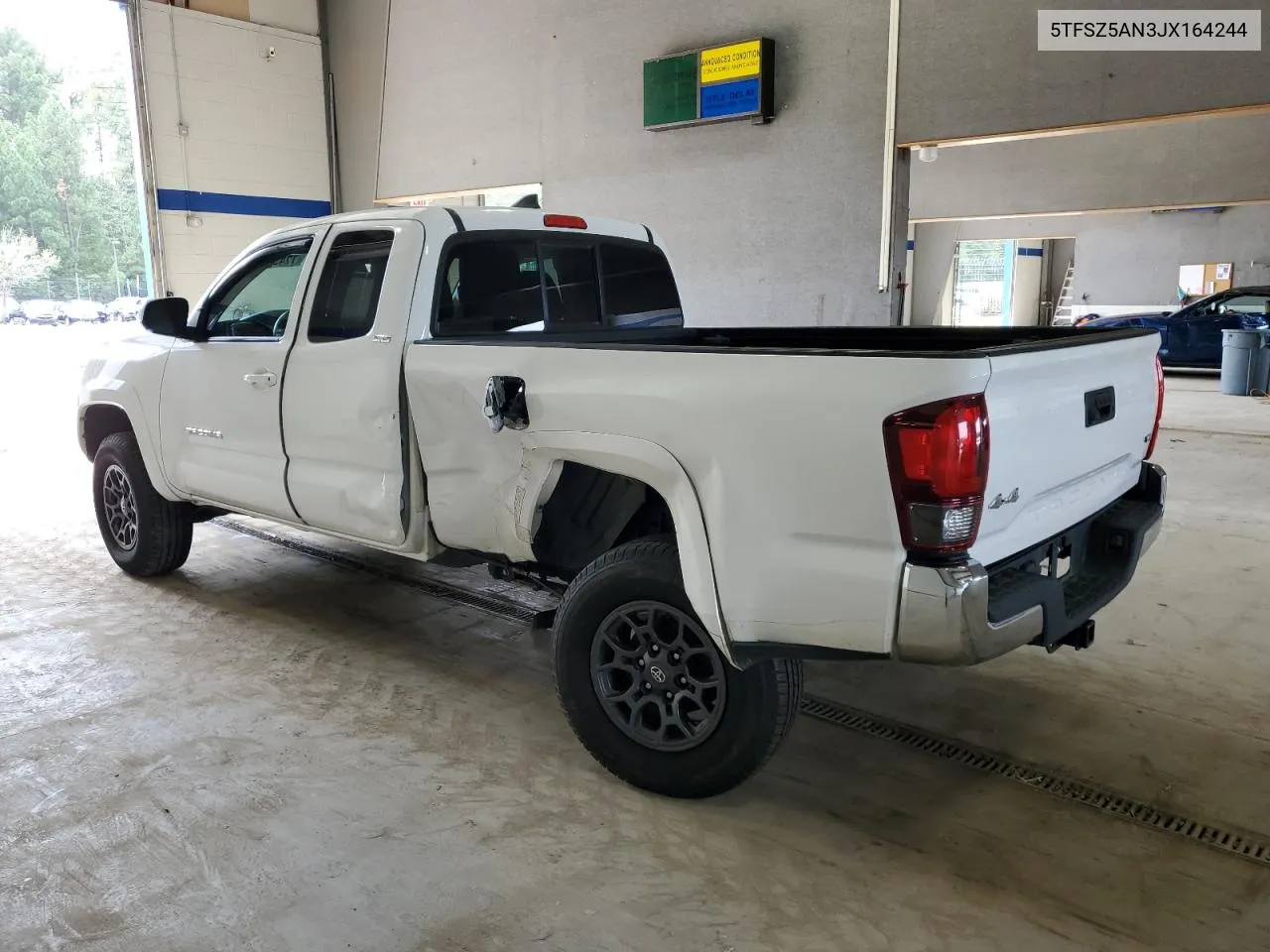 5TFSZ5AN3JX164244 2018 Toyota Tacoma Access Cab