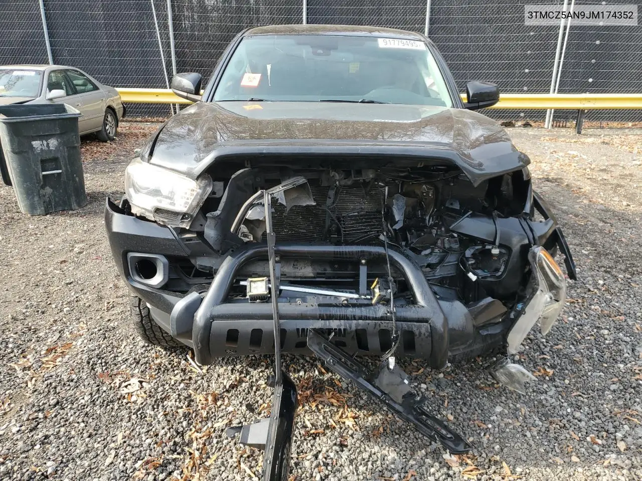3TMCZ5AN9JM174352 2018 Toyota Tacoma Double Cab