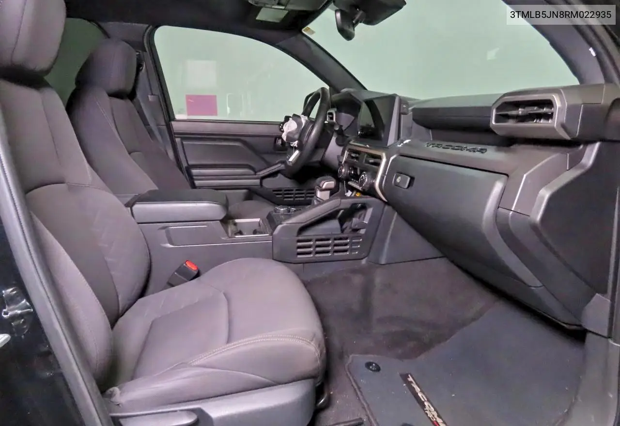 3TMLB5JN8RM022935 2024 Toyota Tacoma Double Cab
