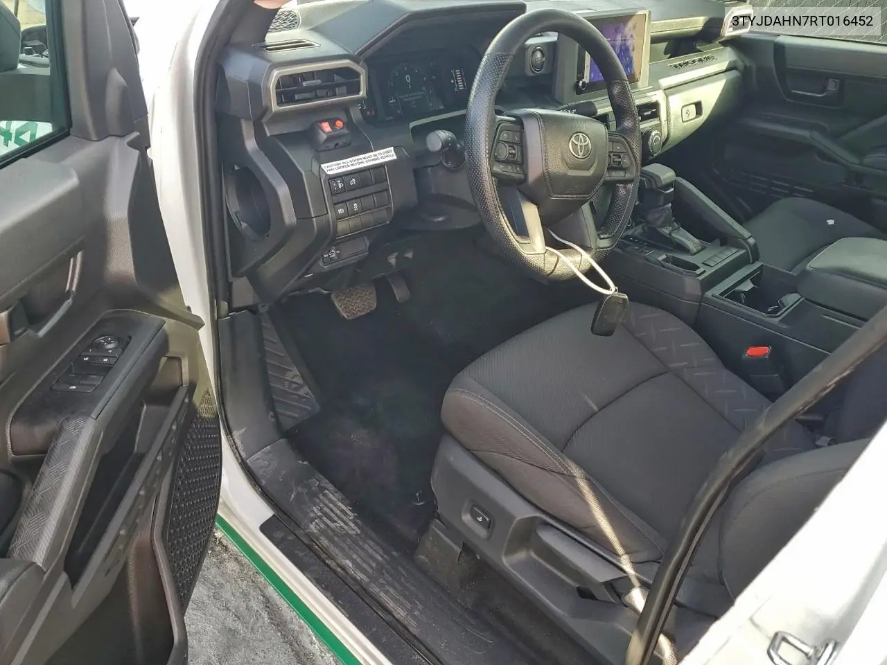 3TYJDAHN7RT016452 2024 Toyota Tacoma Xtracab