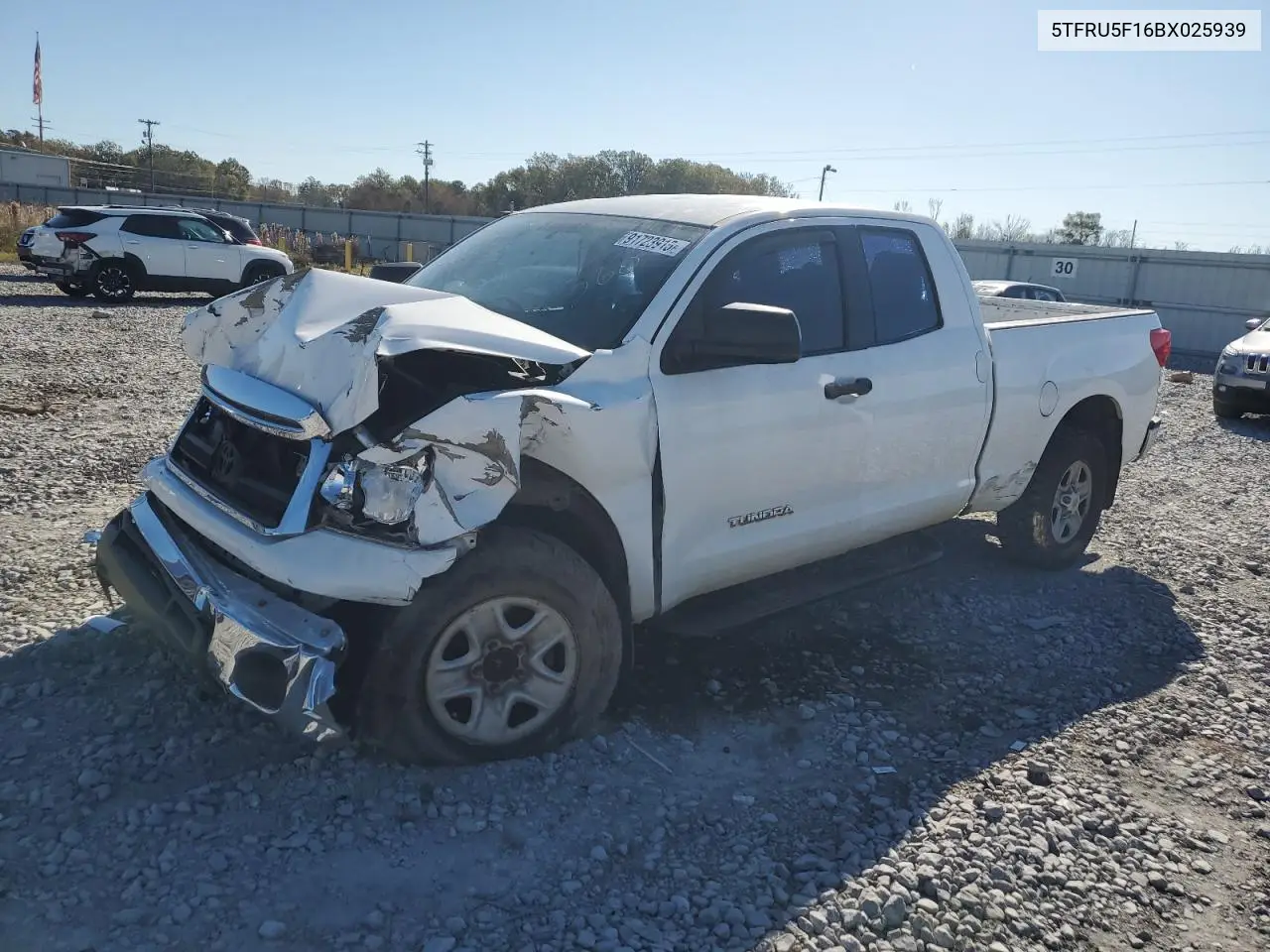 5TFRU5F16BX025939 2011 Toyota Tundra Double Cab Sr5