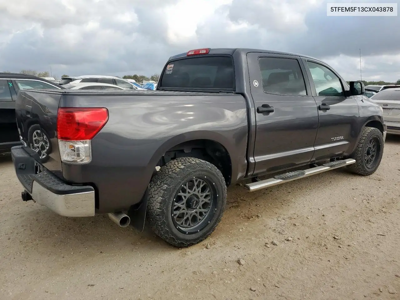 5TFEM5F13CX043878 2012 Toyota Tundra Crewmax Sr5