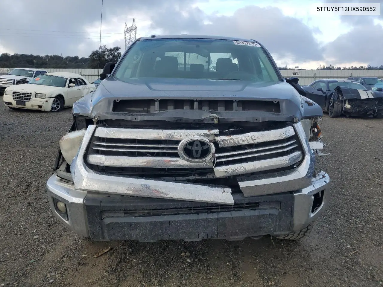 5TFUY5F12HX590552 2017 Toyota Tundra Double Cab Sr
