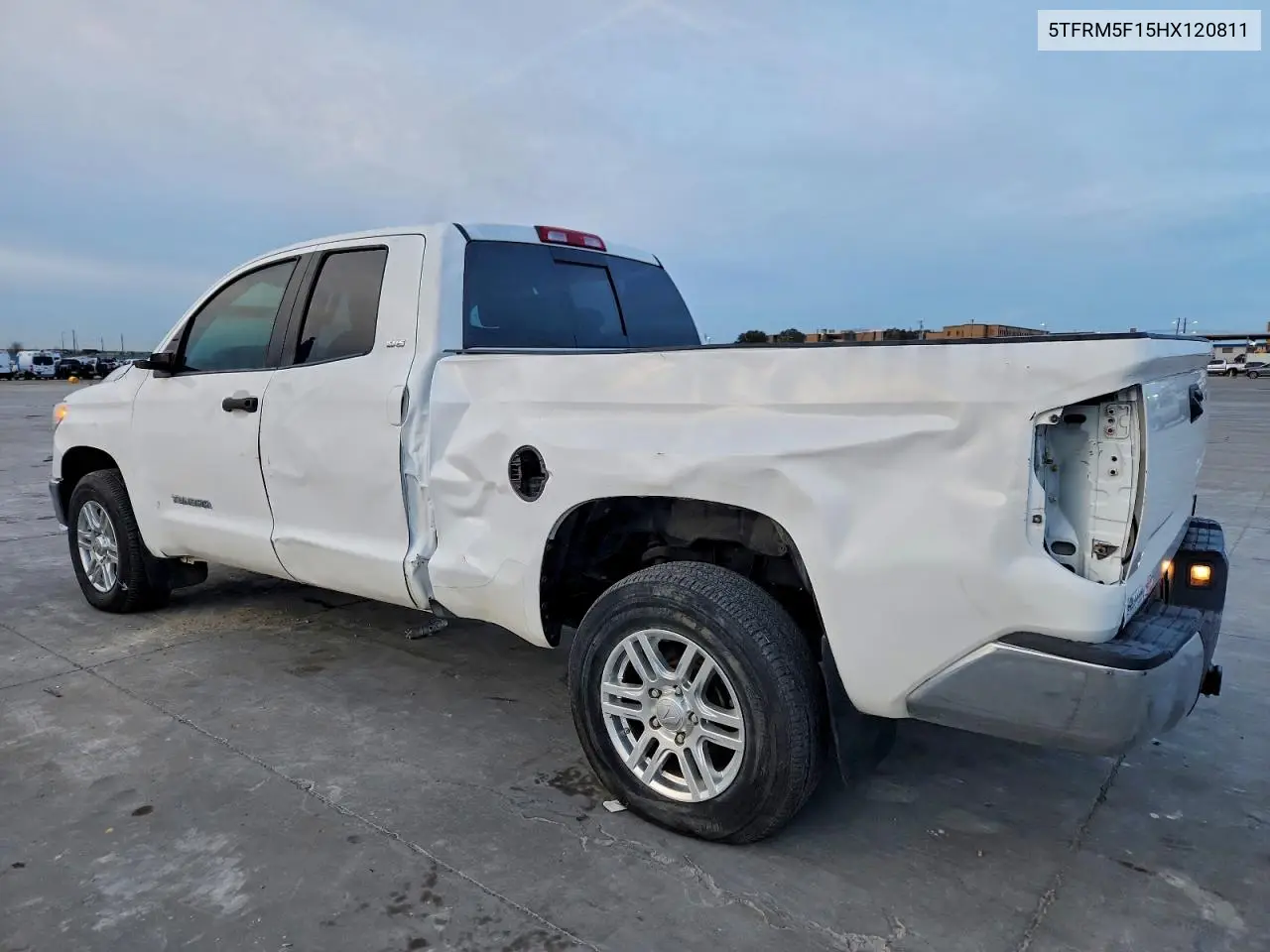 5TFRM5F15HX120811 2017 Toyota Tundra Double Cab Sr