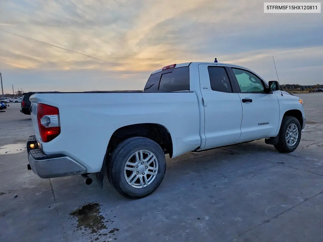 5TFRM5F15HX120811 2017 Toyota Tundra Double Cab Sr