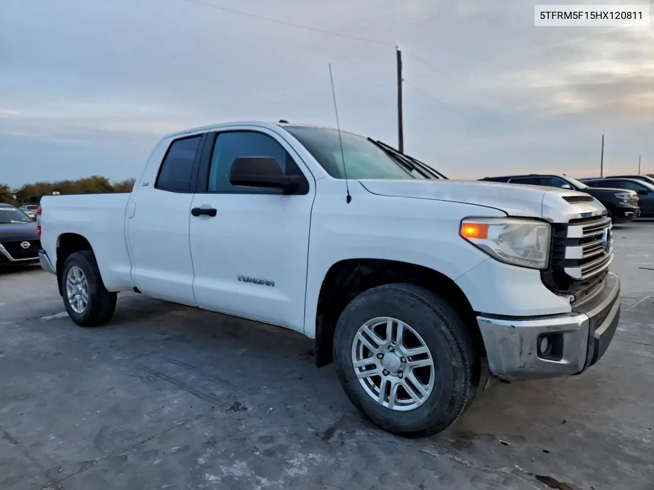 5TFRM5F15HX120811 2017 Toyota Tundra Double Cab Sr