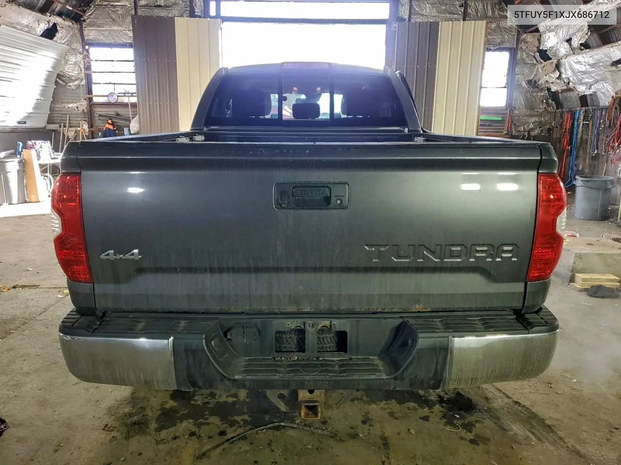 5TFUY5F1XJX686712 2018 Toyota Tundra Double Cab Sr