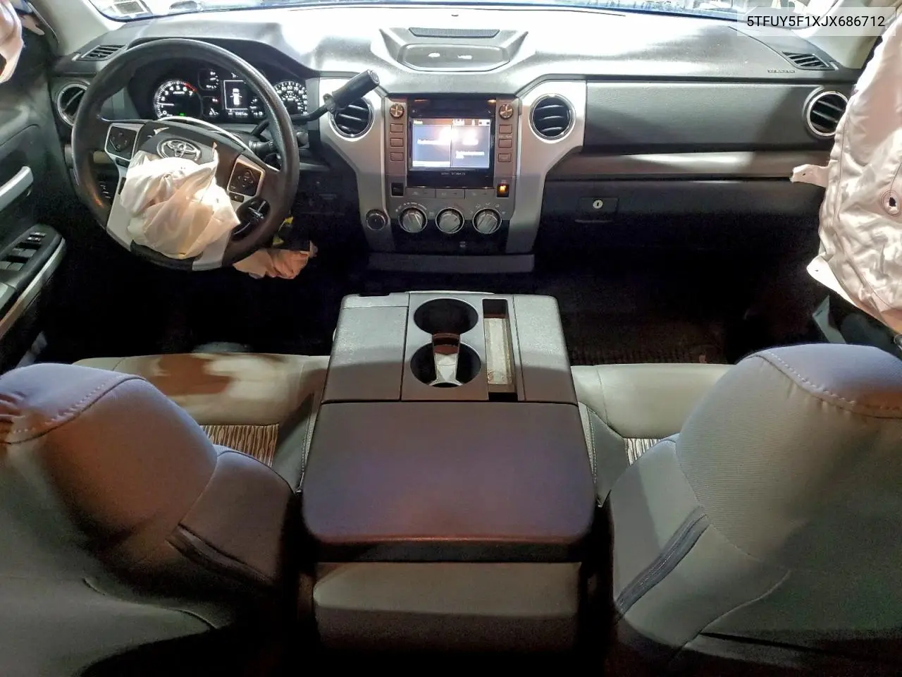 5TFUY5F1XJX686712 2018 Toyota Tundra Double Cab Sr