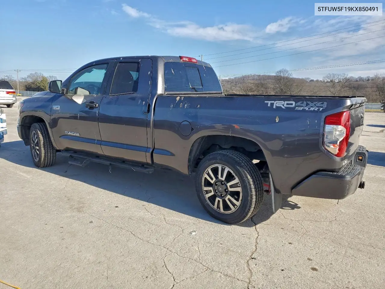 5TFUW5F19KX850491 2019 Toyota Tundra Double Cab Sr