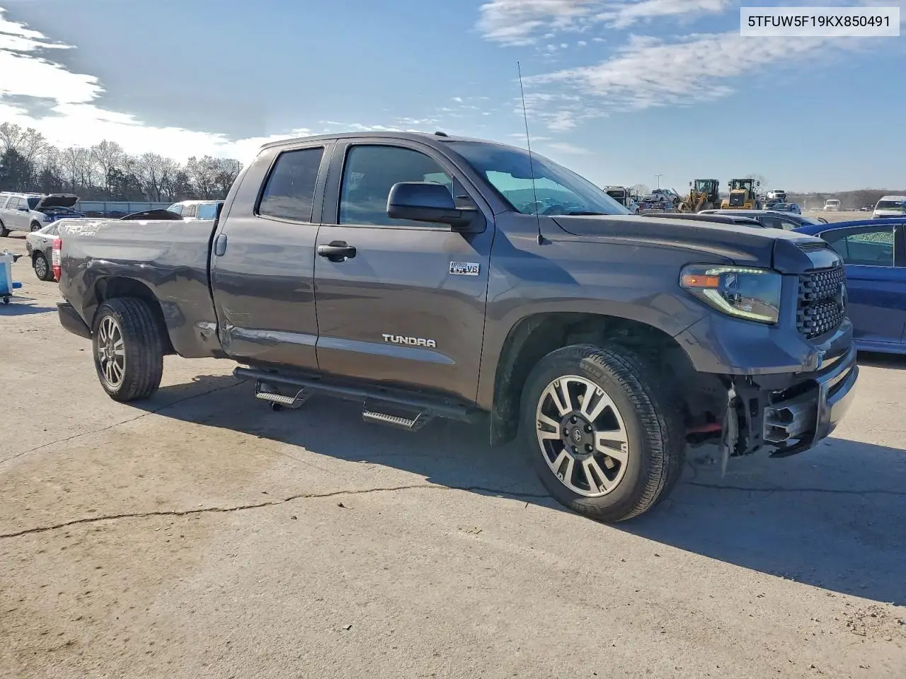 5TFUW5F19KX850491 2019 Toyota Tundra Double Cab Sr