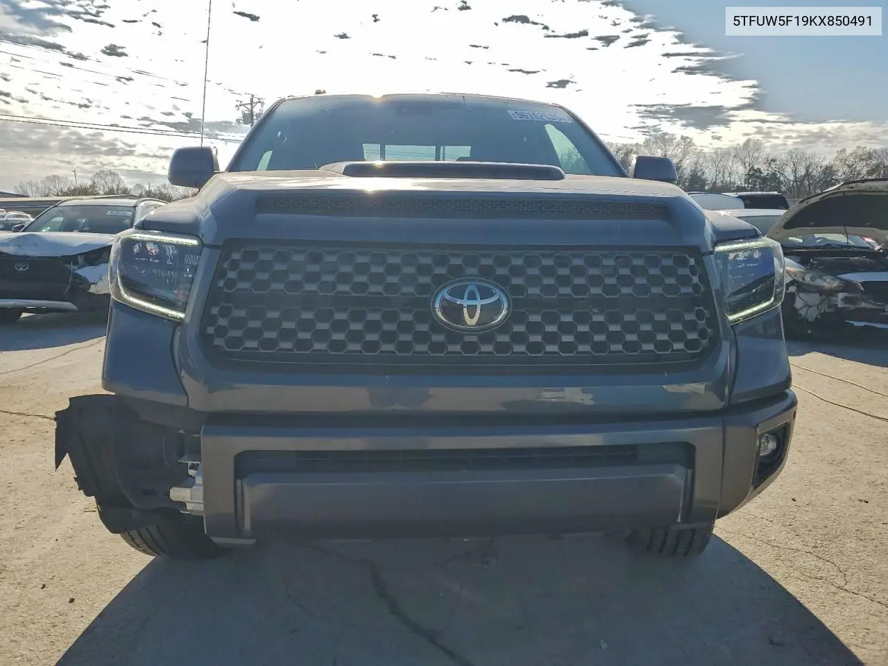 5TFUW5F19KX850491 2019 Toyota Tundra Double Cab Sr