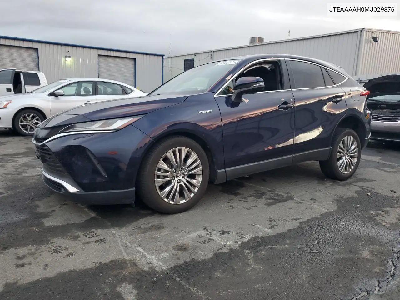 JTEAAAAH0MJ029876 2021 Toyota Venza Le