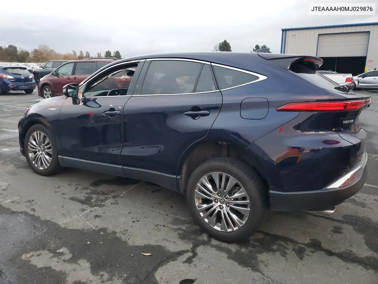 JTEAAAAH0MJ029876 2021 Toyota Venza Le