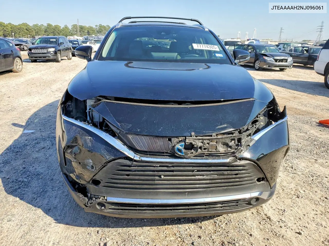 JTEAAAAH2NJ096061 2022 Toyota Venza Le