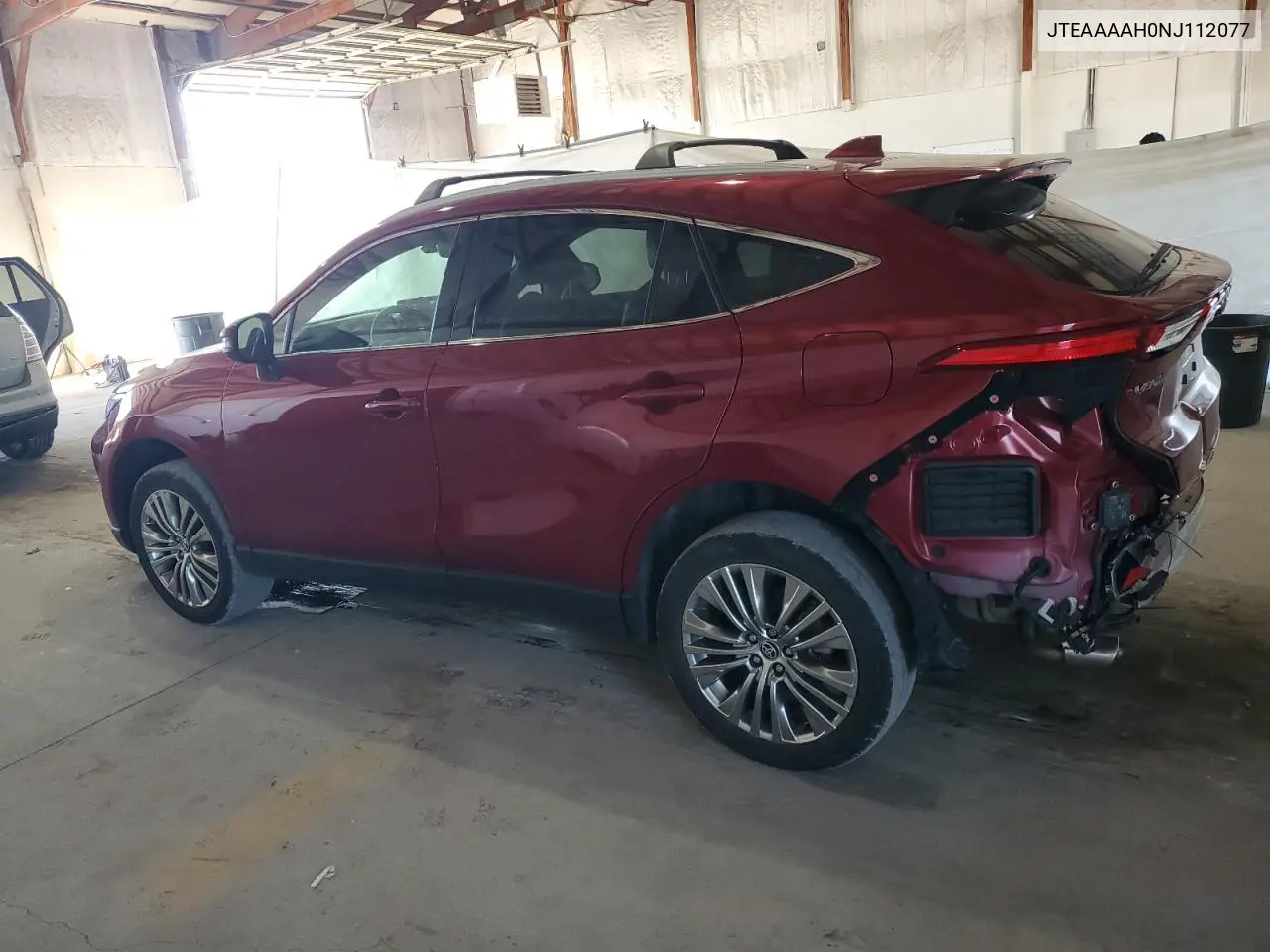 JTEAAAAH0NJ112077 2022 Toyota Venza Le