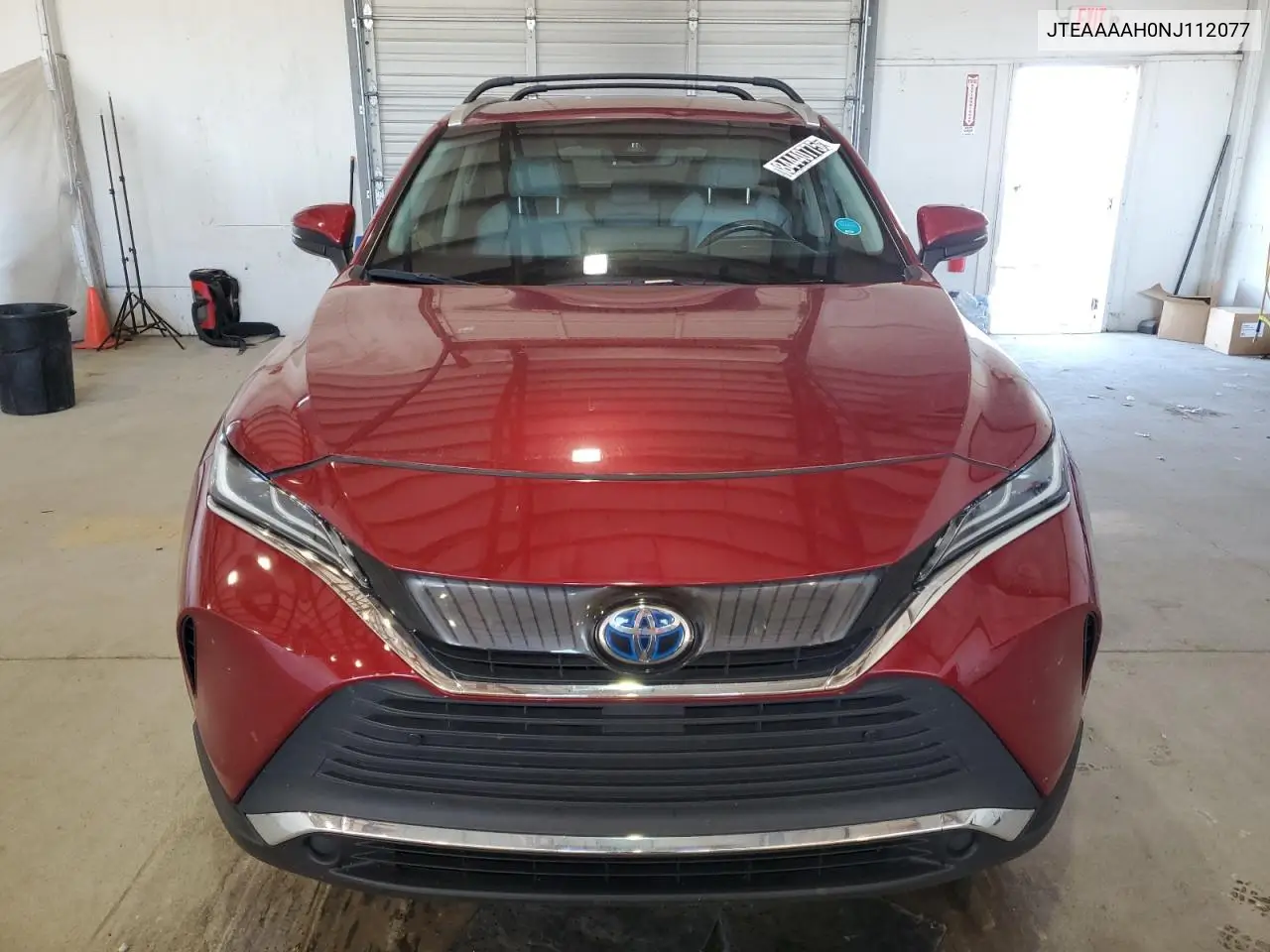 JTEAAAAH0NJ112077 2022 Toyota Venza Le