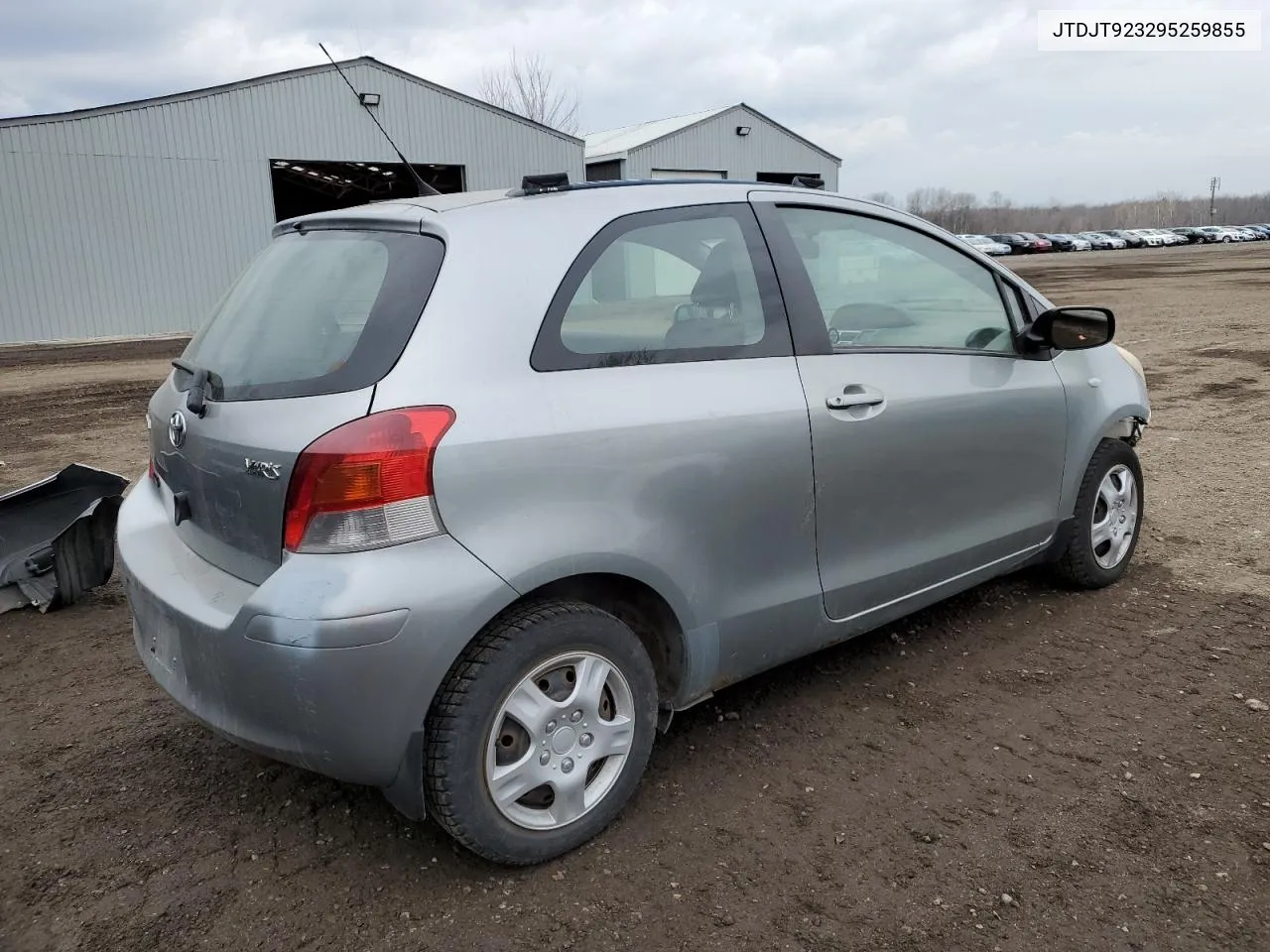 2009 Toyota Yaris VIN: JTDJT923295259855 Lot: 42965074